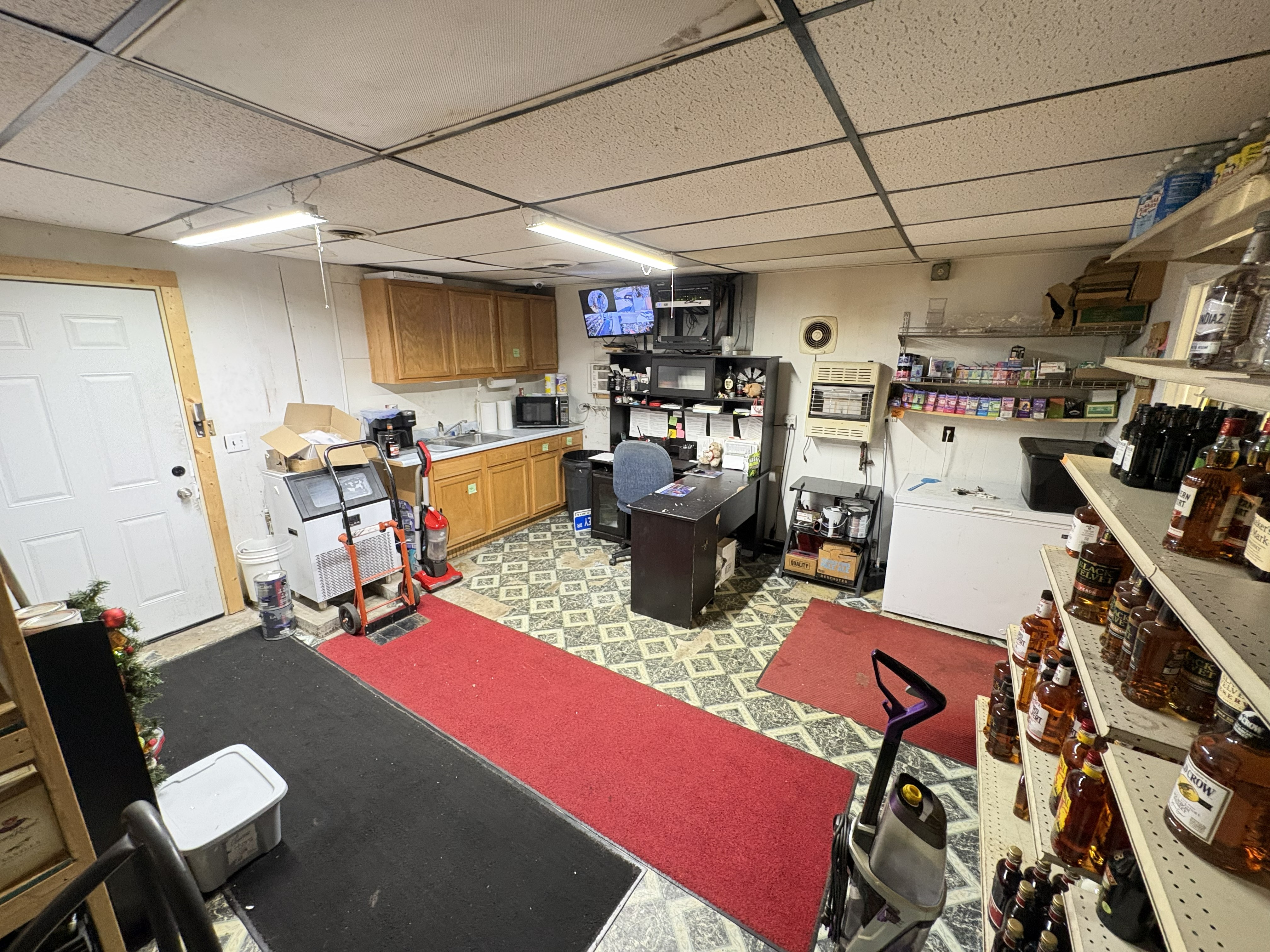 Chillies Liquor Store – Turnkey Business Opportunity — Winner, SD real estate photo thumbnail 9