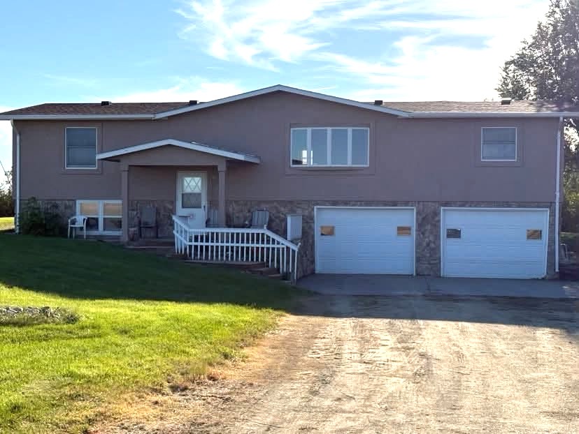 Click to view full size Split Level Home on 20 Acres with Machine Shed — Winner, SD real estate photo — photo 1 of 34