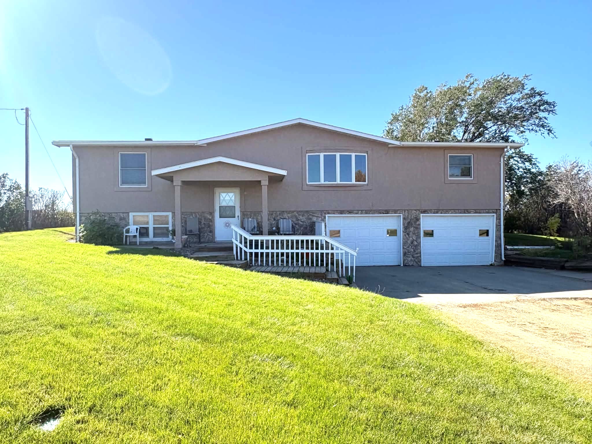 Split Level Home on 20 Acres with Machine Shed — Winner, SD real estate photo thumbnail 21