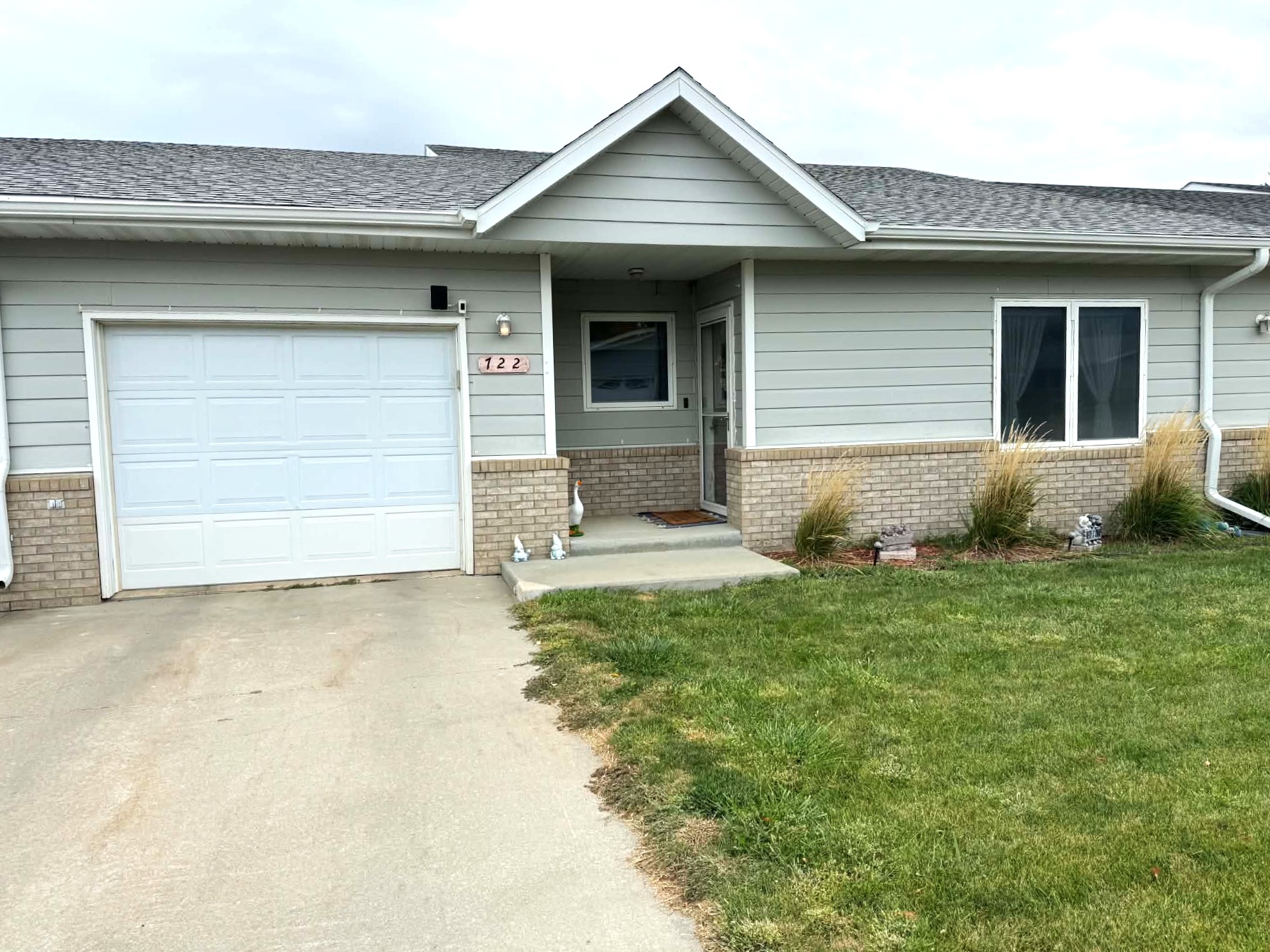 Click to view full size Townhome in a Quiet Cul-de-Sac ๐ณ โ Winner, SD real estate photo โ photo 1 of 21