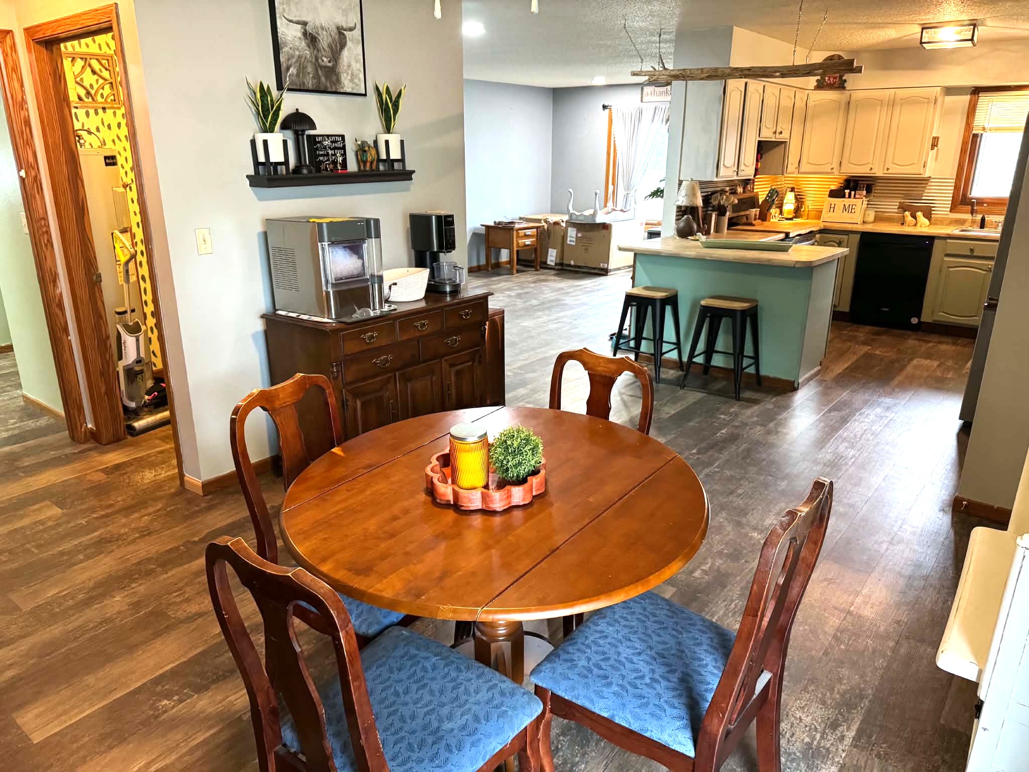 Townhome in a Quiet Cul-de-Sac 🌳 — Winner, SD real estate photo thumbnail 7
